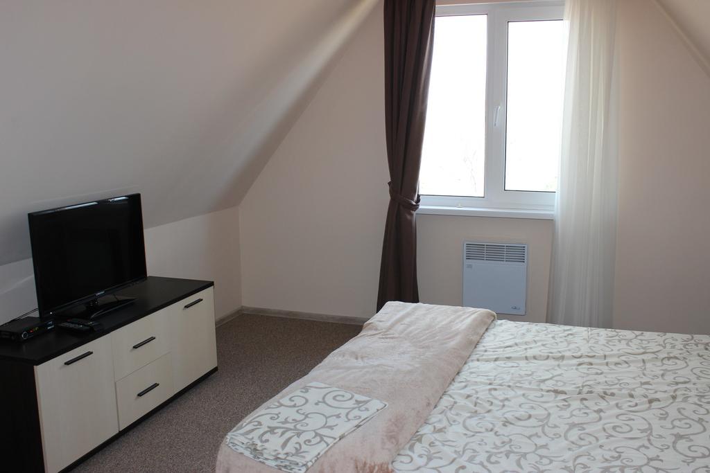 זאטוקה Hotel Promenad מראה חיצוני תמונה
