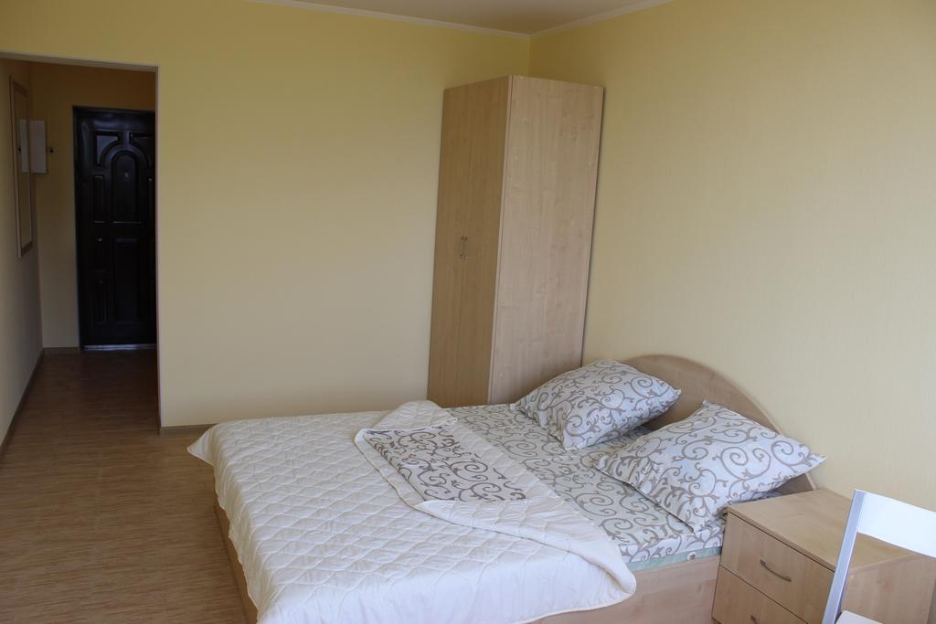 זאטוקה Hotel Promenad מראה חיצוני תמונה