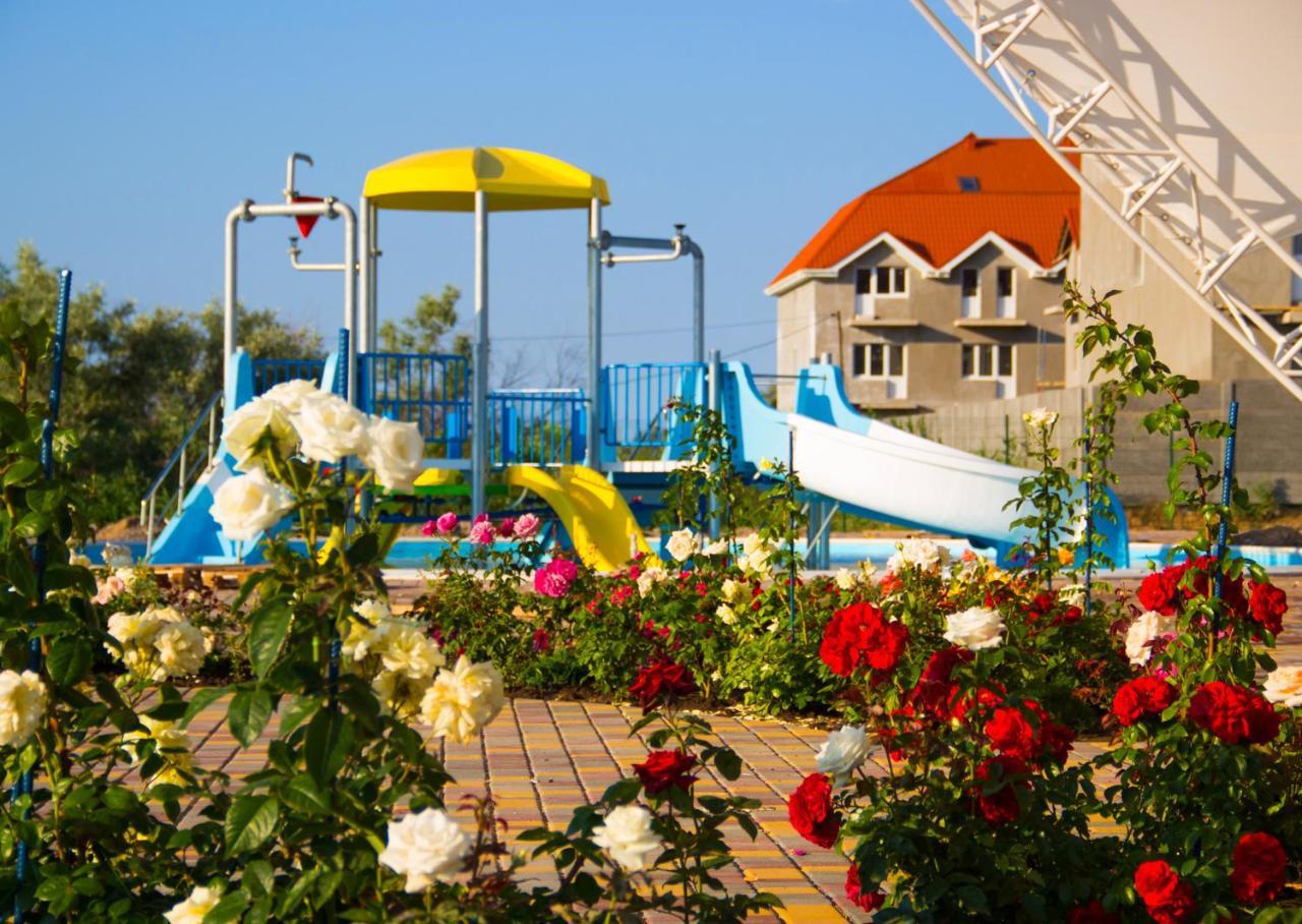 זאטוקה Hotel Promenad מראה חיצוני תמונה