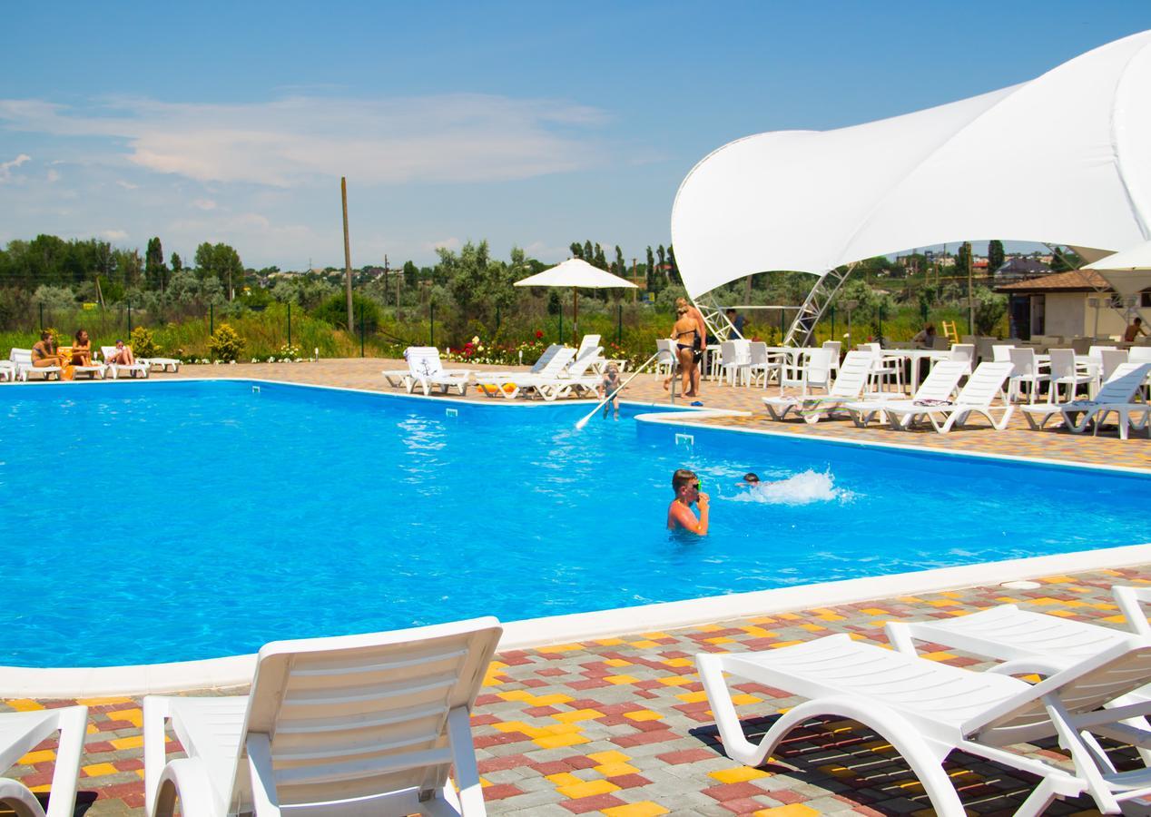 זאטוקה Hotel Promenad מראה חיצוני תמונה