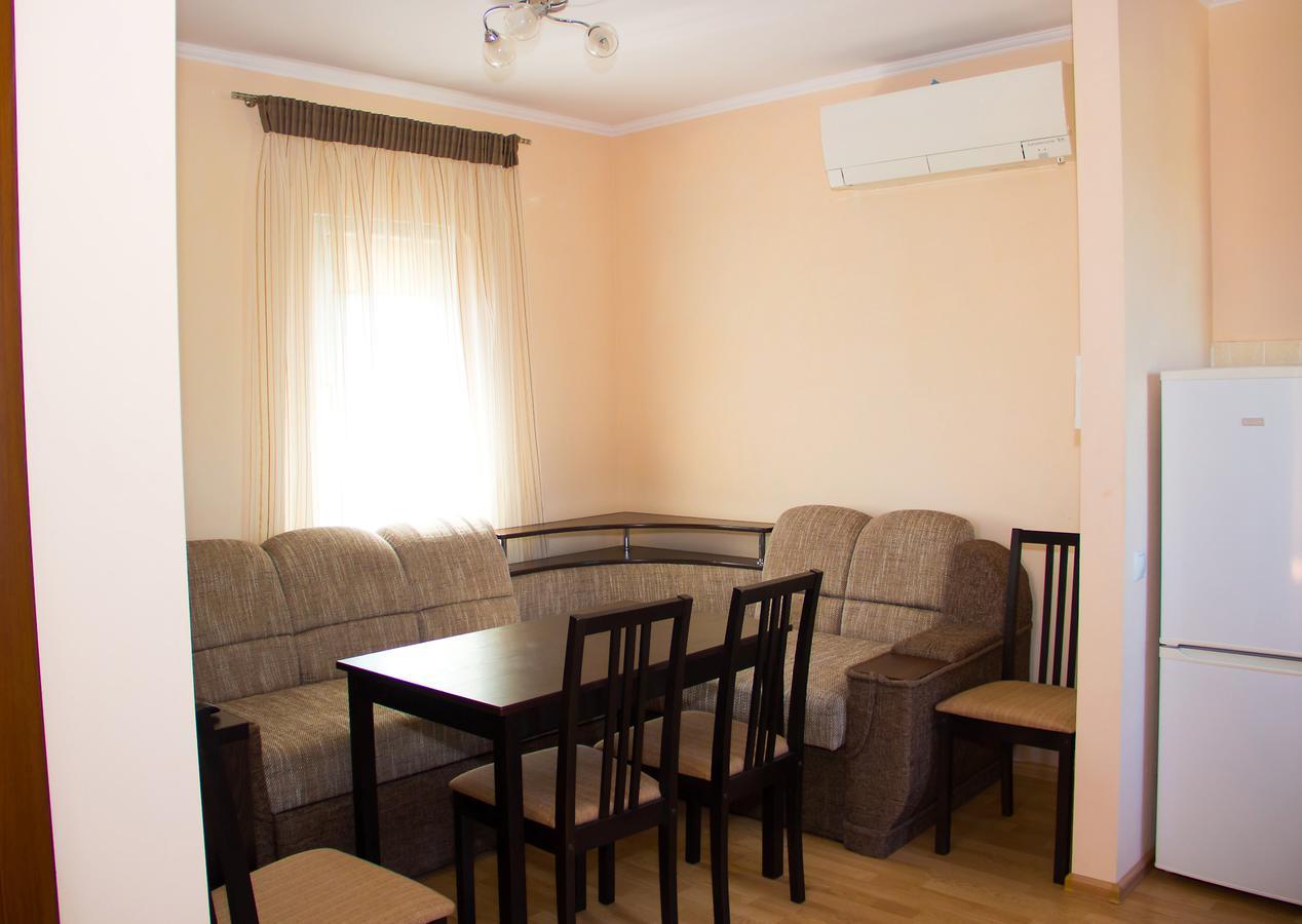 זאטוקה Hotel Promenad מראה חיצוני תמונה