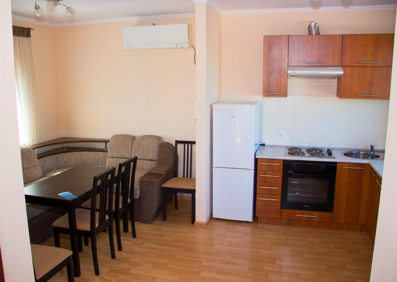 זאטוקה Hotel Promenad מראה חיצוני תמונה