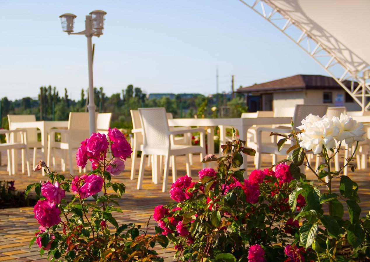 זאטוקה Hotel Promenad מראה חיצוני תמונה