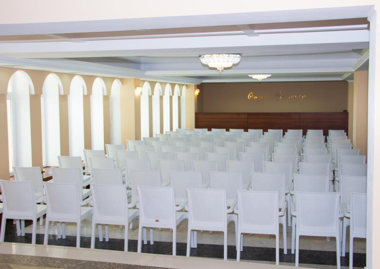 זאטוקה Hotel Promenad מראה חיצוני תמונה